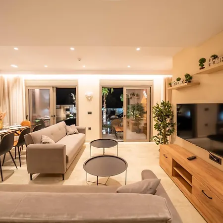 Βίλα Naturalia Orange Luxury - Private Pool - Sleeps 8 Χερσόνησος