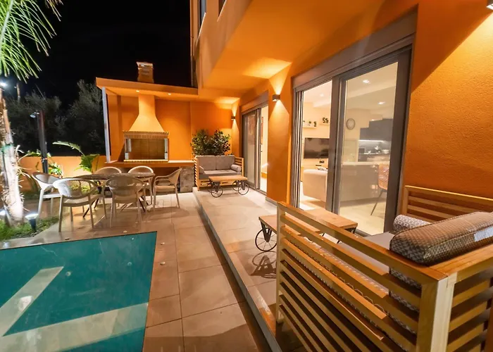 Naturalia Orange Luxury - Private Pool - Sleeps 8 *