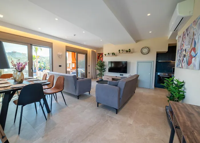 Naturalia Orange Luxury - Private Pool - Sleeps 8 Villa *