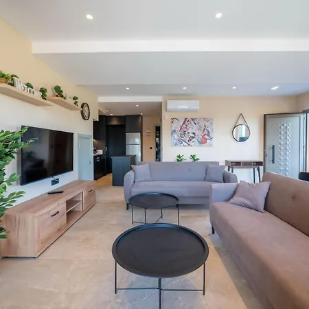 Naturalia Orange Luxury - Private Pool - Sleeps 8 *