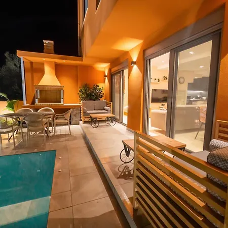Naturalia Orange Luxury - Private Pool - Sleeps 8 *