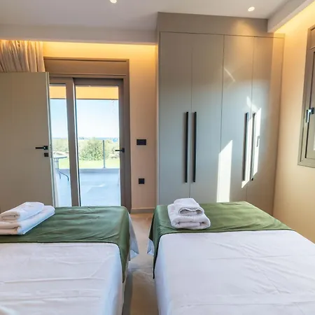 Naturalia Orange Luxury - Private Pool - Sleeps 8 Херсониссос